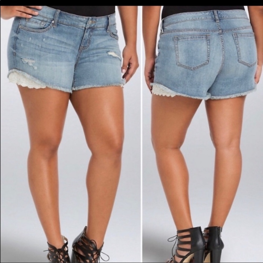 🆕List! Beaded Embroidered Lace Denim Shorts! NEW!